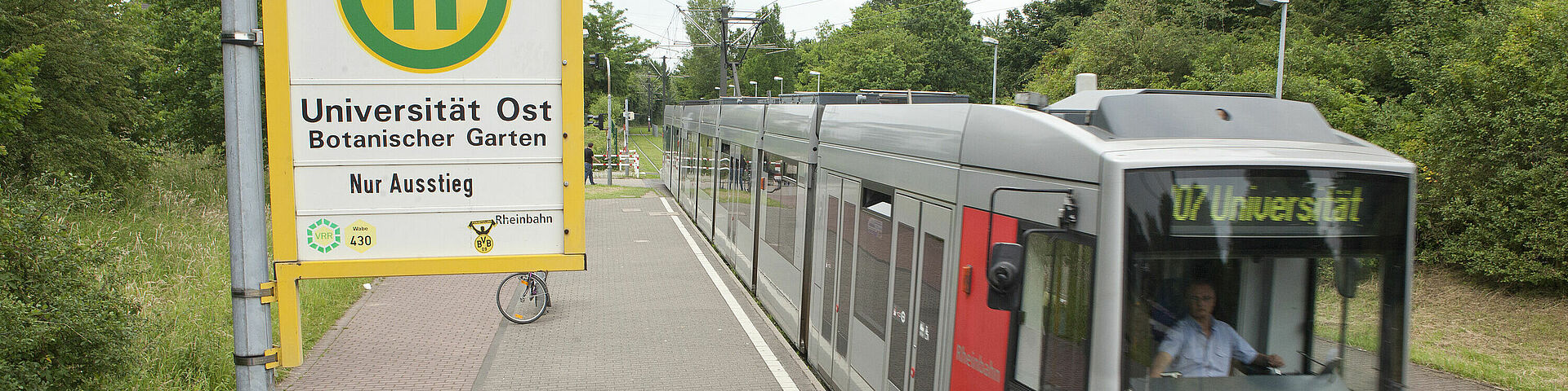 Universität Düsseldorf: Öffentliche Verkehrsmittel